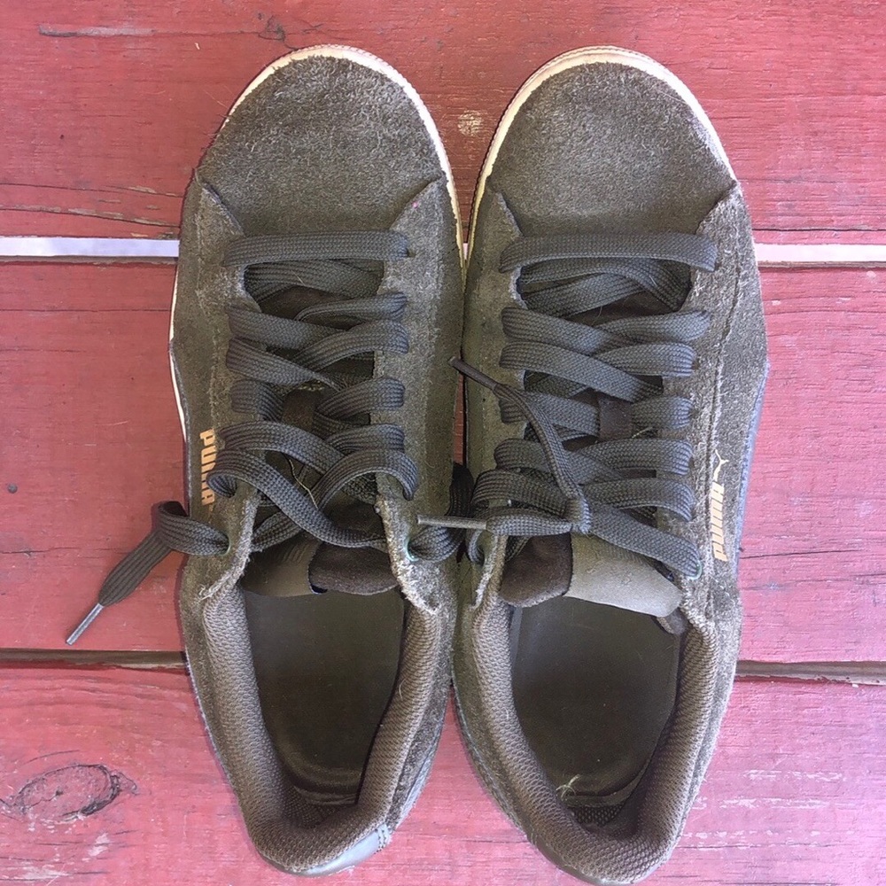 Puma Classic Suede Walking Shoes